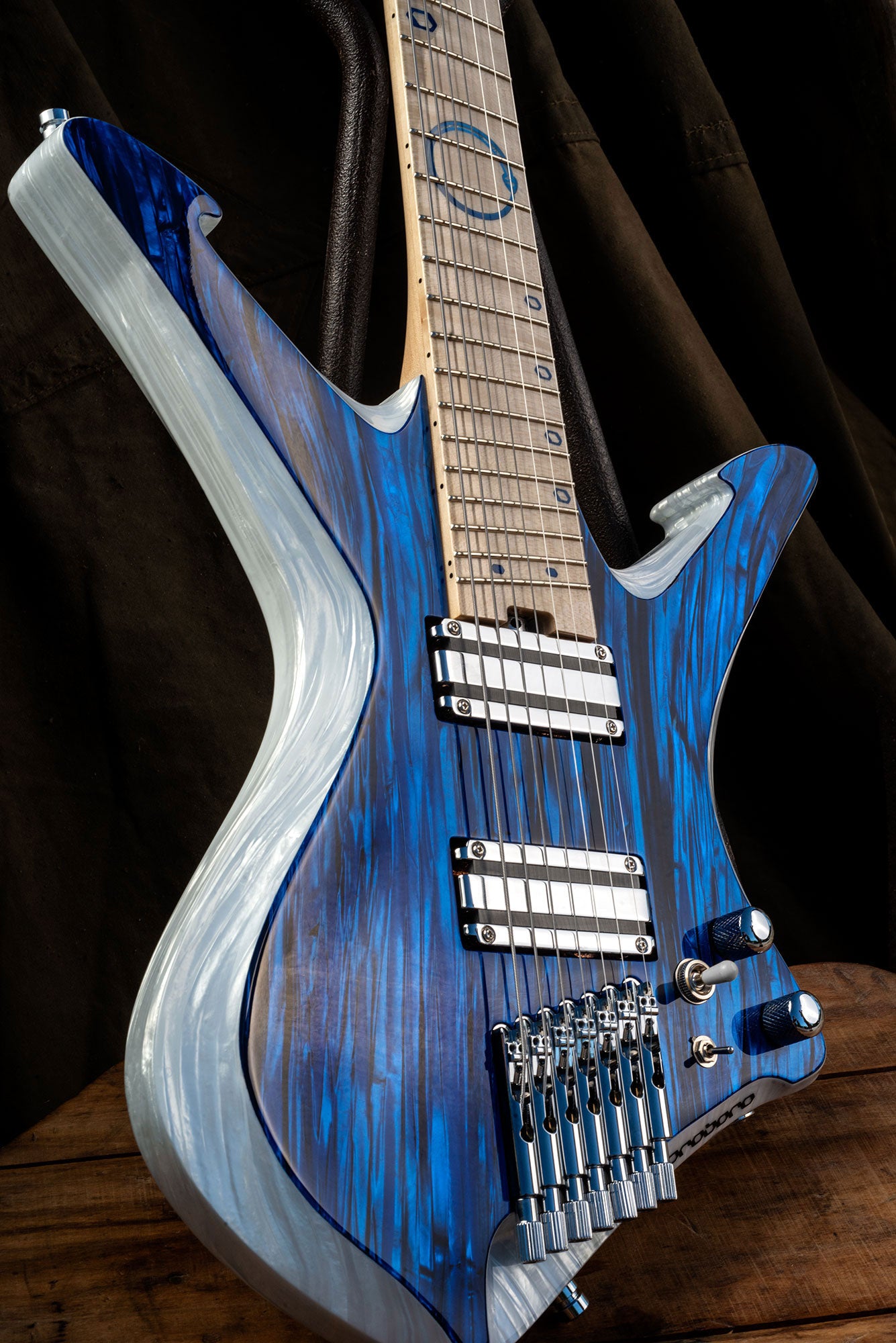 Chitarra Elettrica Mamba 7 - Blue/White