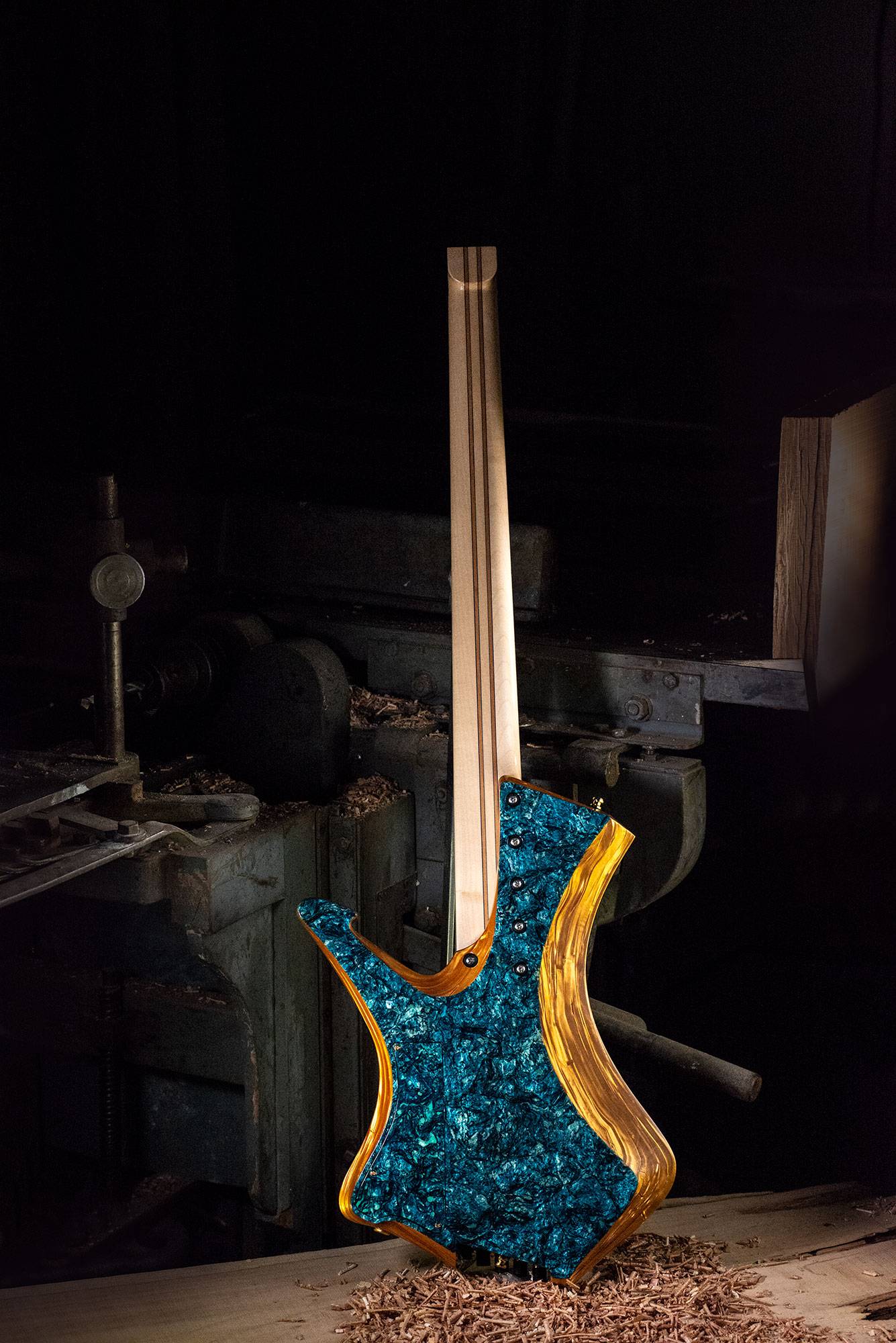Basso Elettrico Python 5 - Azure/Gold