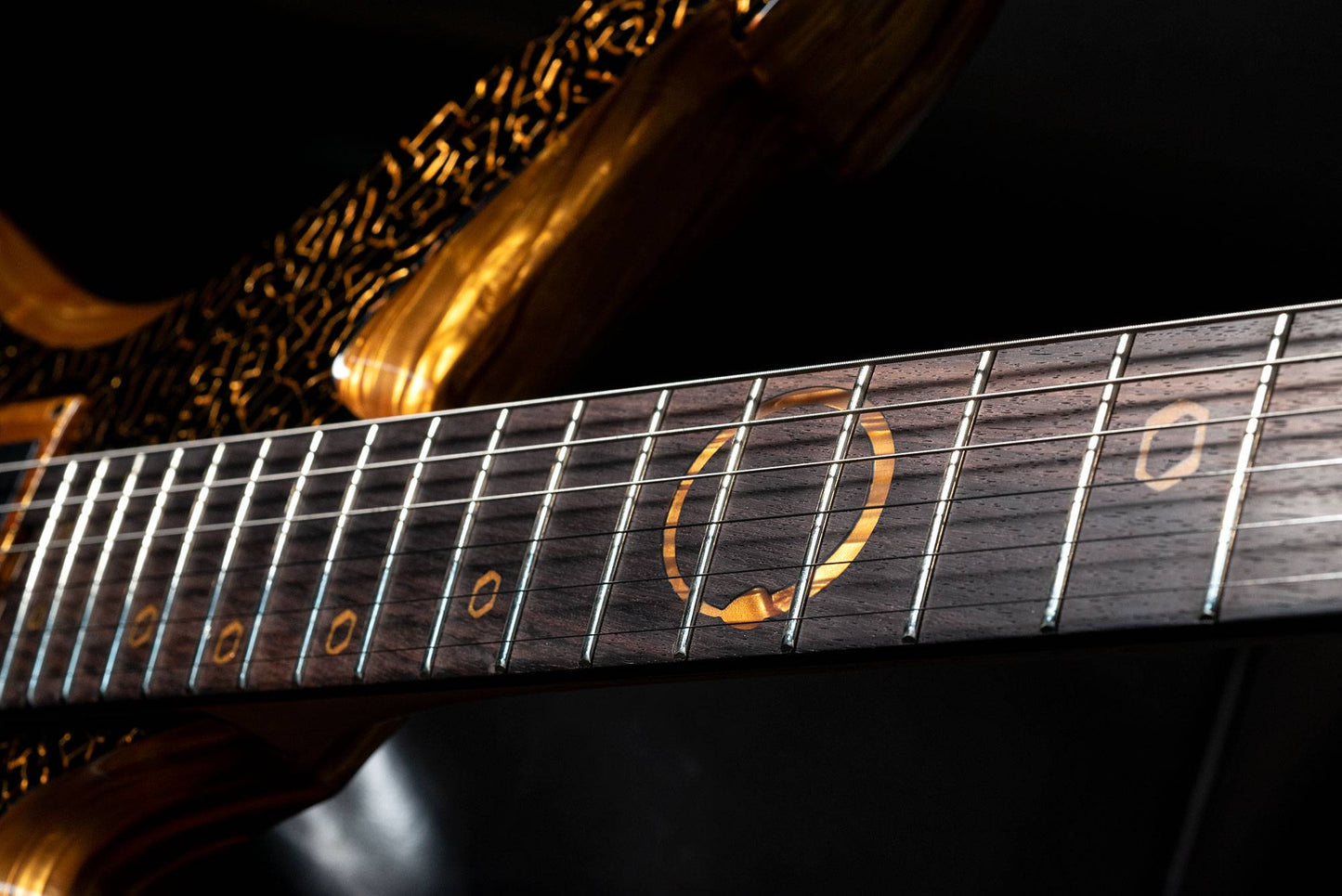 Chitarra Elettrica Mamba 6 - Black/Gold