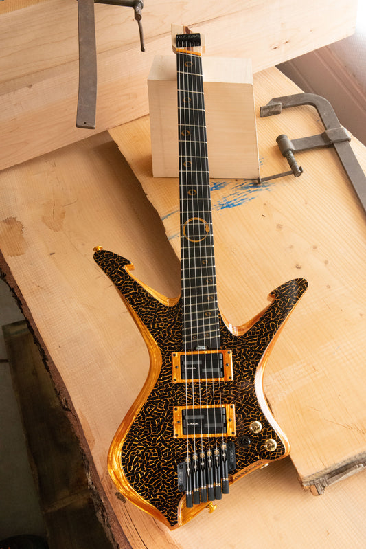 Electric Guitar Mamba 6 - Black/Gold